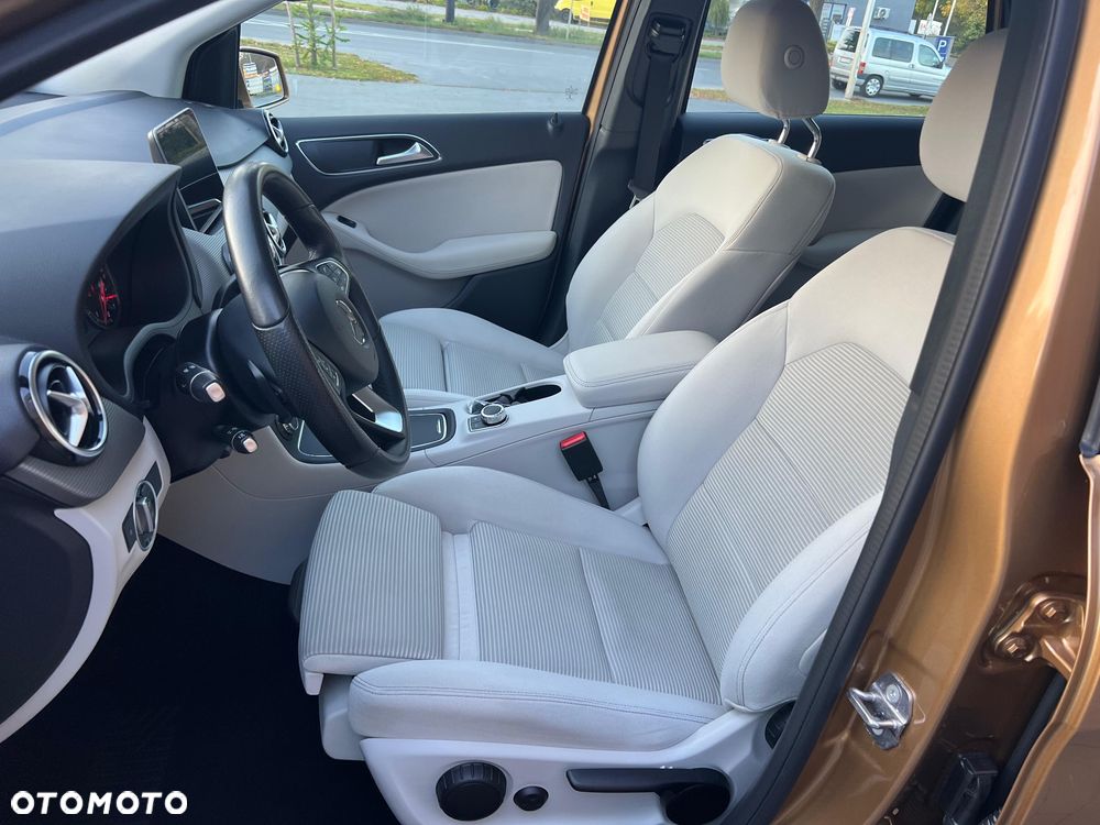 Mercedes-Benz Klasa B 220 (CDI) d 4Matic 7G-DCT - 14