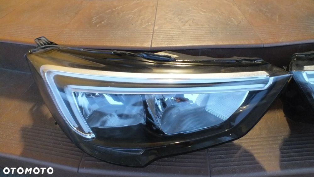 Lampy przednie lewa prawa  Opel Crossland - 2