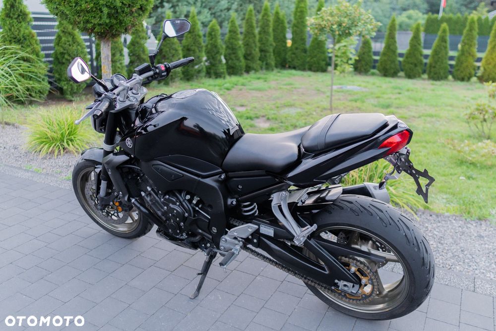 Yamaha FZ - 8