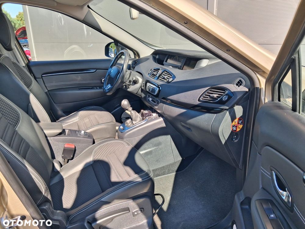 Renault Grand Scenic ENERGY TCe 130 BOSE EDITION - 35