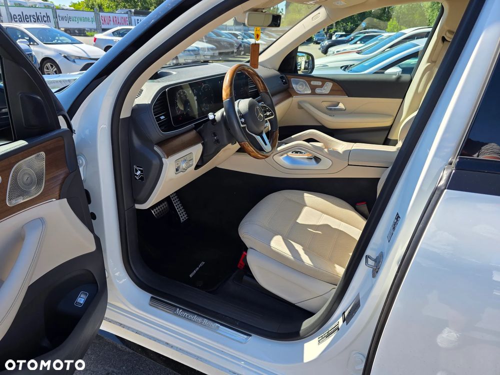 Mercedes-Benz GLS - 12