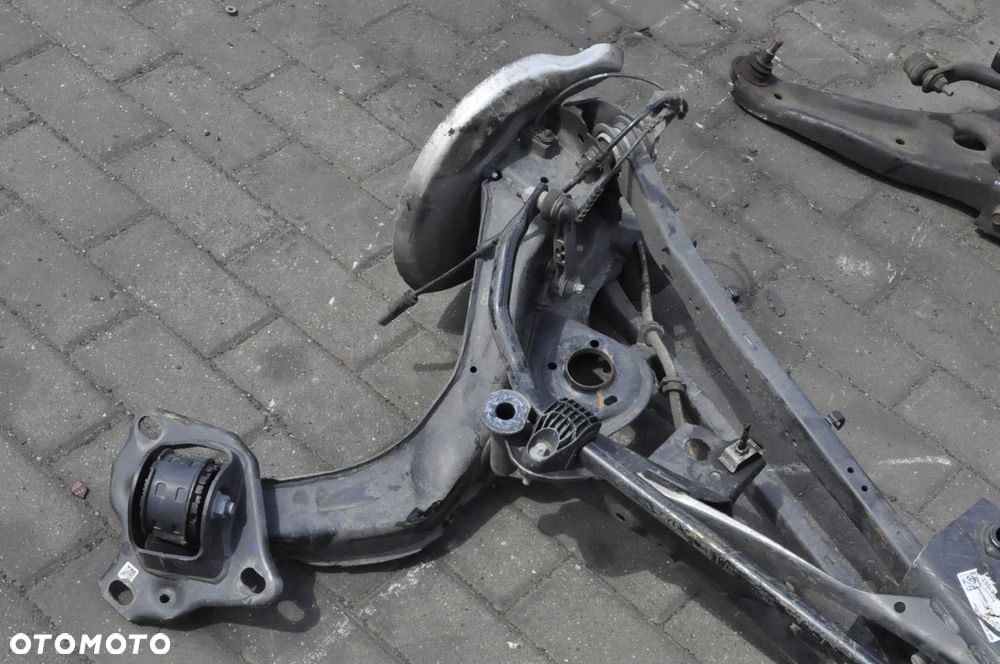 BMW F39 F44 F46 F48 1.5 136KM 2.0 16V 192KM ZAWIESZENIE BELKA TYŁ 6851560 - 2