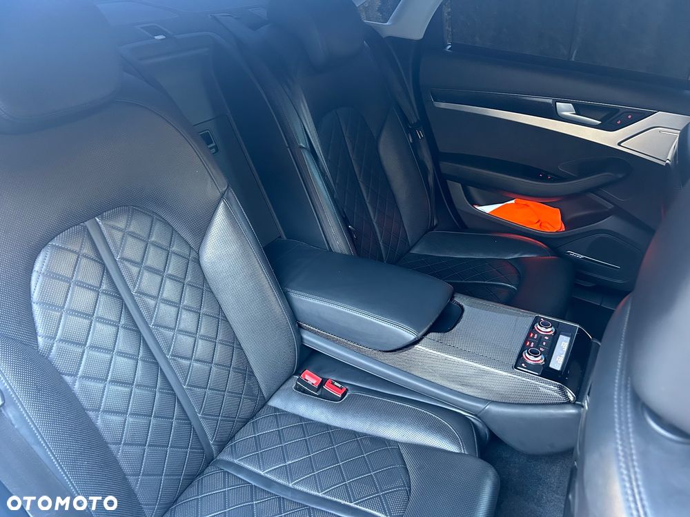 Audi S8 Plus 4.0 TFSI Quattro - 29