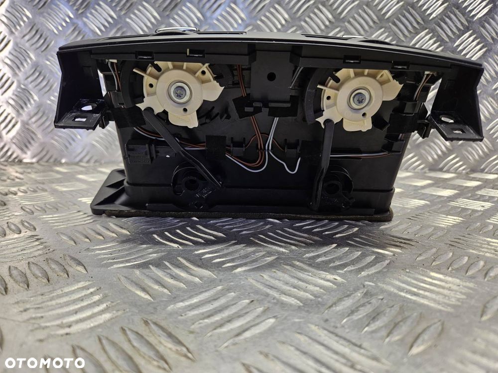 VW TOUAREG 7L 03-09R KRATKA NAWIEWU KRATKA SRODKOWA DESKI KRATKA SCHOWKA 7L6819727 R - 5