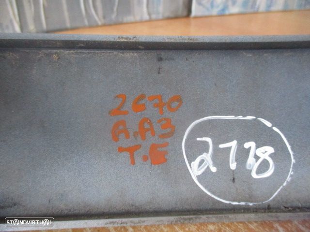 Grelha Friso 8L0807871A AUDI A3 8L 2000 1.9 TDI 110CV CINZA TE Acabamento Da Tampa Da Luz Traseira AUDI A3 8L1 2005 1.9TDI 90CV 3P CINZA TE Acabamento Da Tampa Da Luz Traseira - 2