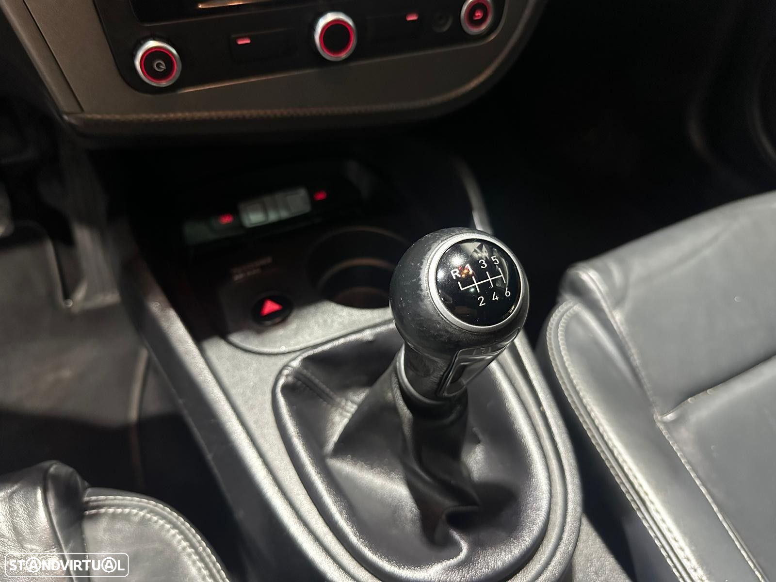 SEAT Leon 2.0 TDI FR DPF - 40