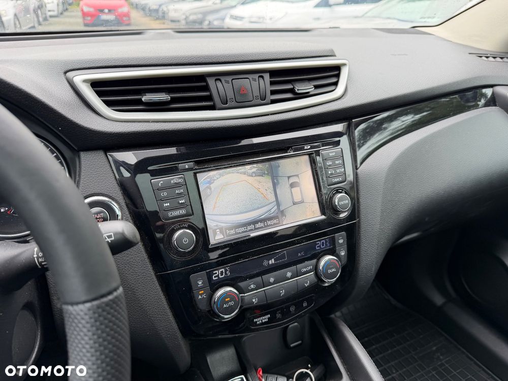 Nissan Qashqai 1.6 DIG-T N-Connecta - 29