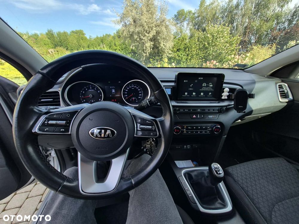 Kia Ceed 1.4 L - 13
