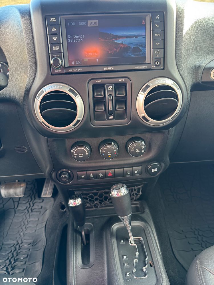 Jeep Wrangler 3.6 Unlim Sahara - 13