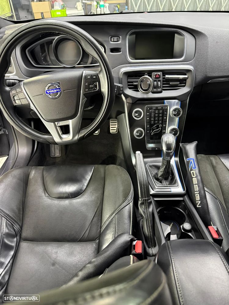 Volvo V40 D2 R Design - 7