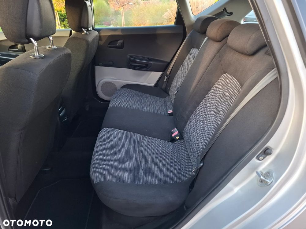 Kia Ceed - 34