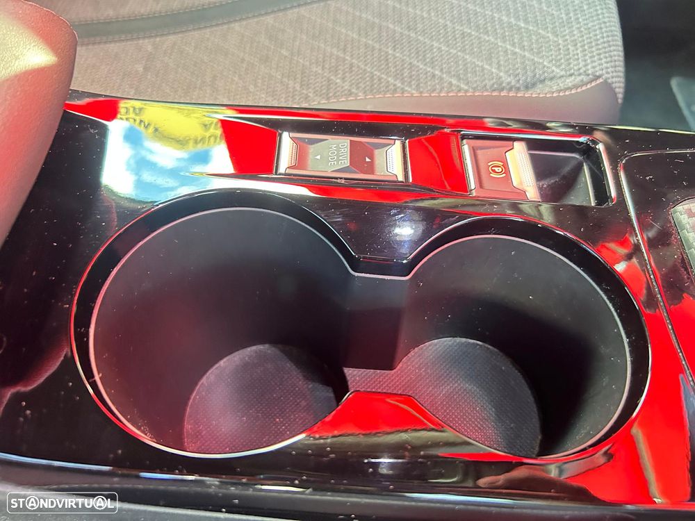 Peugeot 2008 Hybrid 145 e-DSC Allure - 32