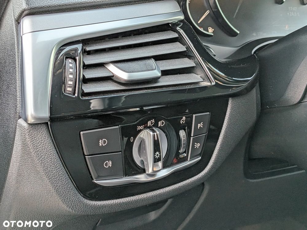 BMW Seria 5 520d - 27