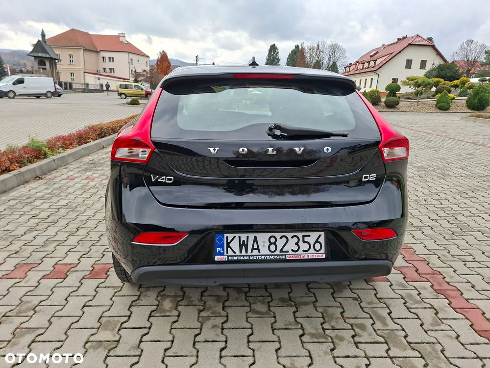 Volvo V40 D2 Drive-E SCR R-Design Momentum - 4