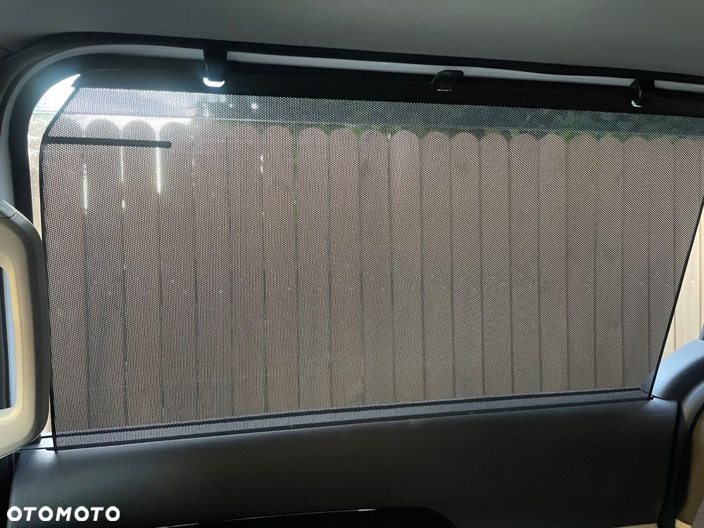 Kia Carnival - 26