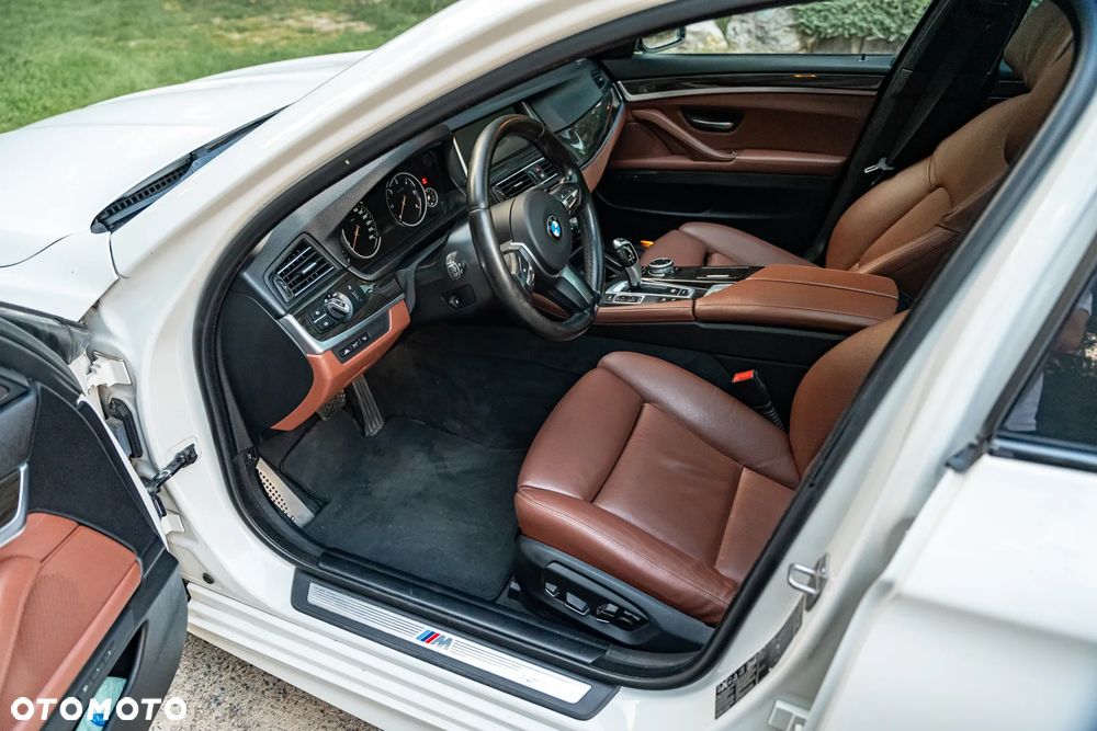BMW Seria 5 530d xDrive - 29
