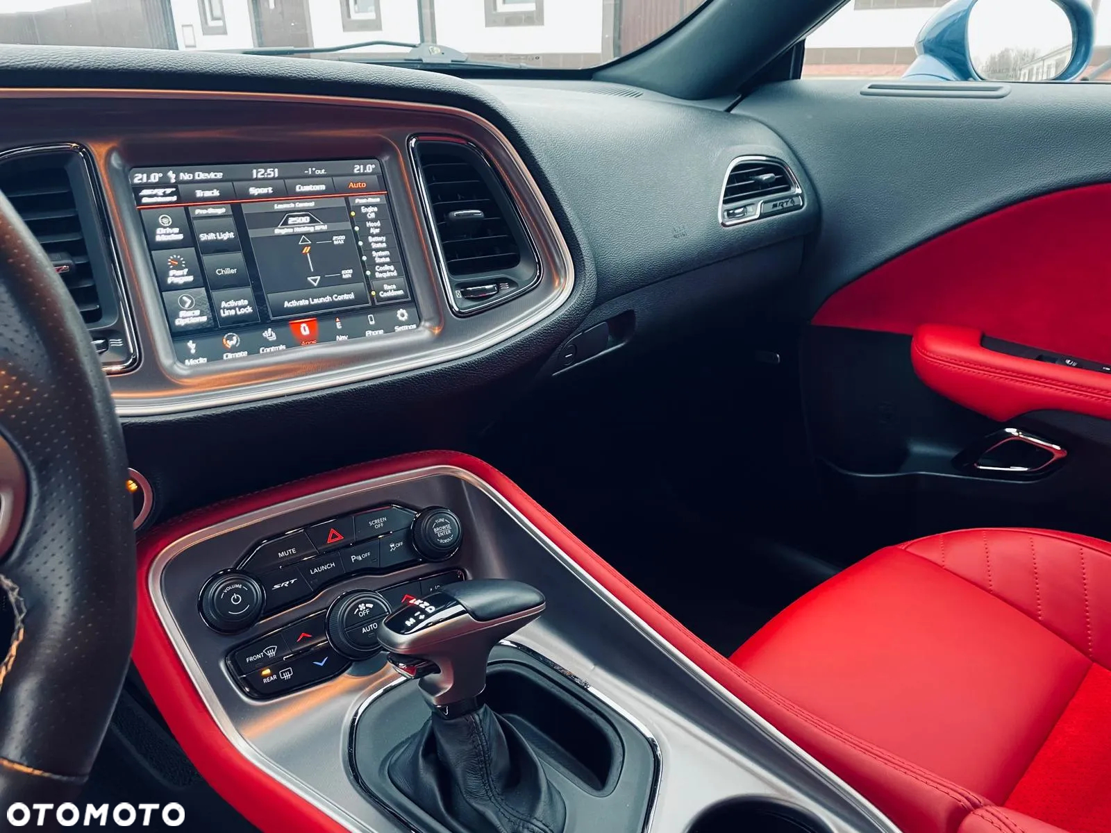 Dodge Challenger - 8