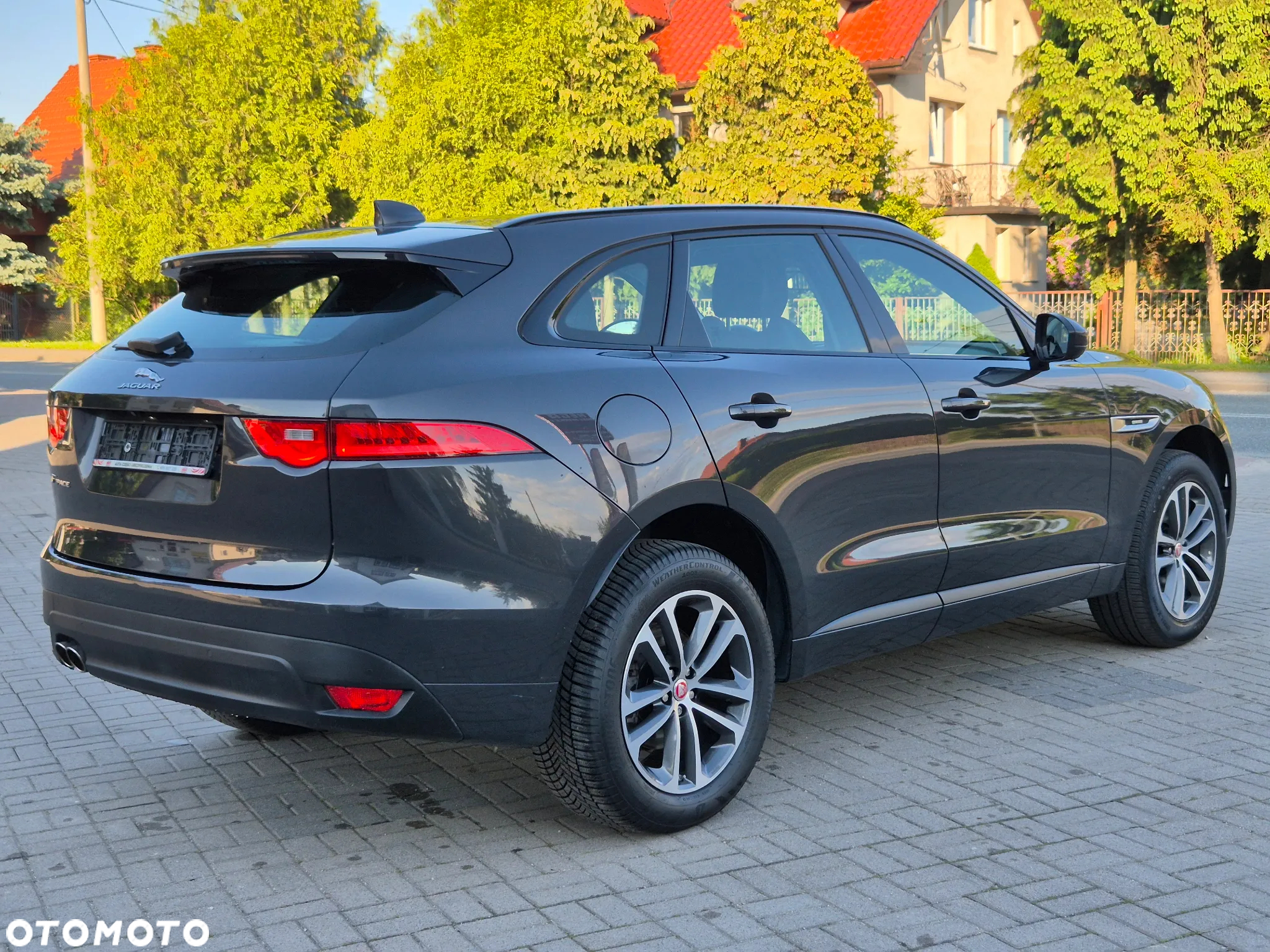 Jaguar F-Pace 2.0 i4D AWD R-Sport - 8