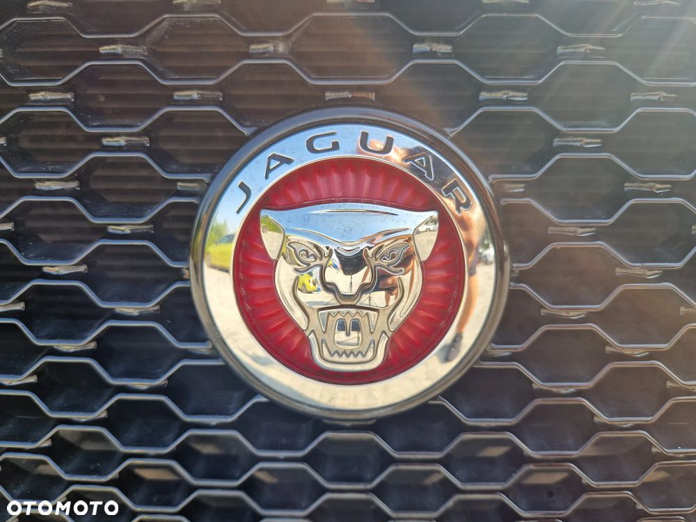 Jaguar XF 2.0 i4D AWD R-Sport - 26