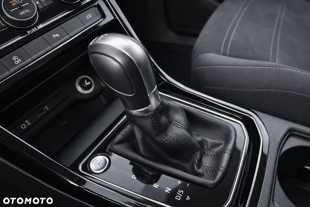 Volkswagen Touran 2.0 TDI SCR DSG Highline - 28