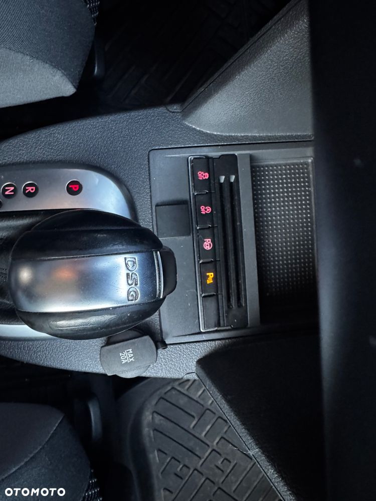 Volkswagen Touran 2.0 TDI DPF Highline DSG - 9