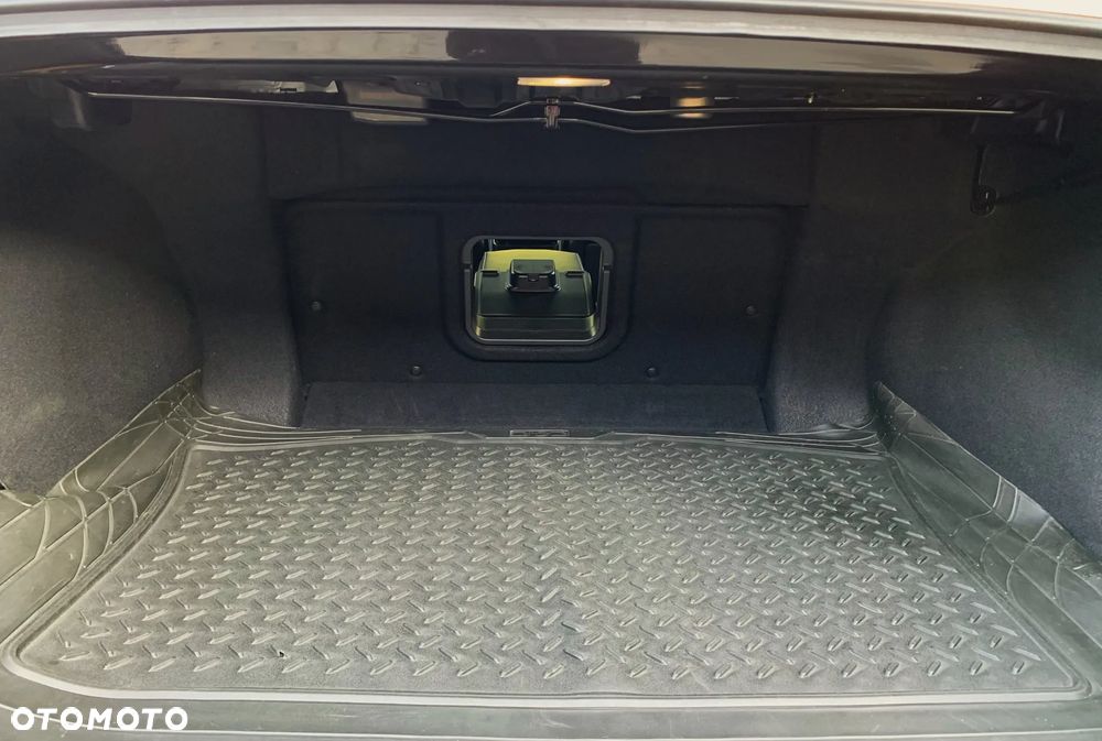 Lexus ES 300h Business Edition - 31