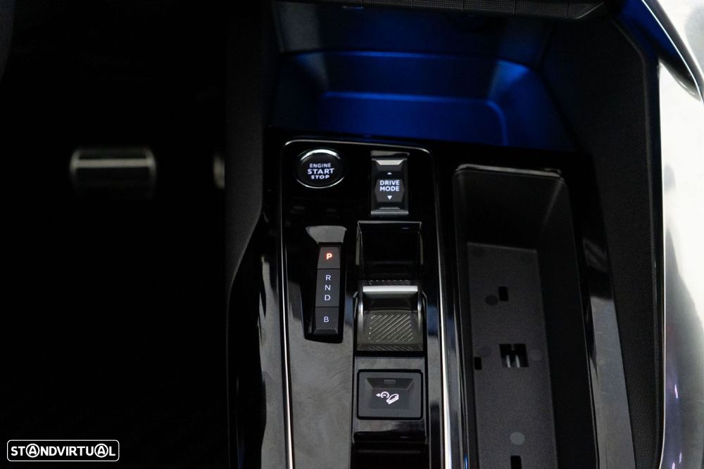 Peugeot 3008 1.6 Hybrid4 GT e-EAT8 - 27
