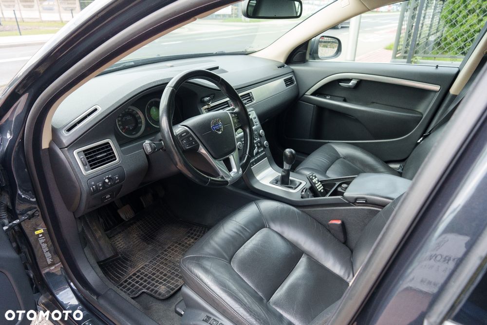Volvo V70 2.0D Momentum - 8