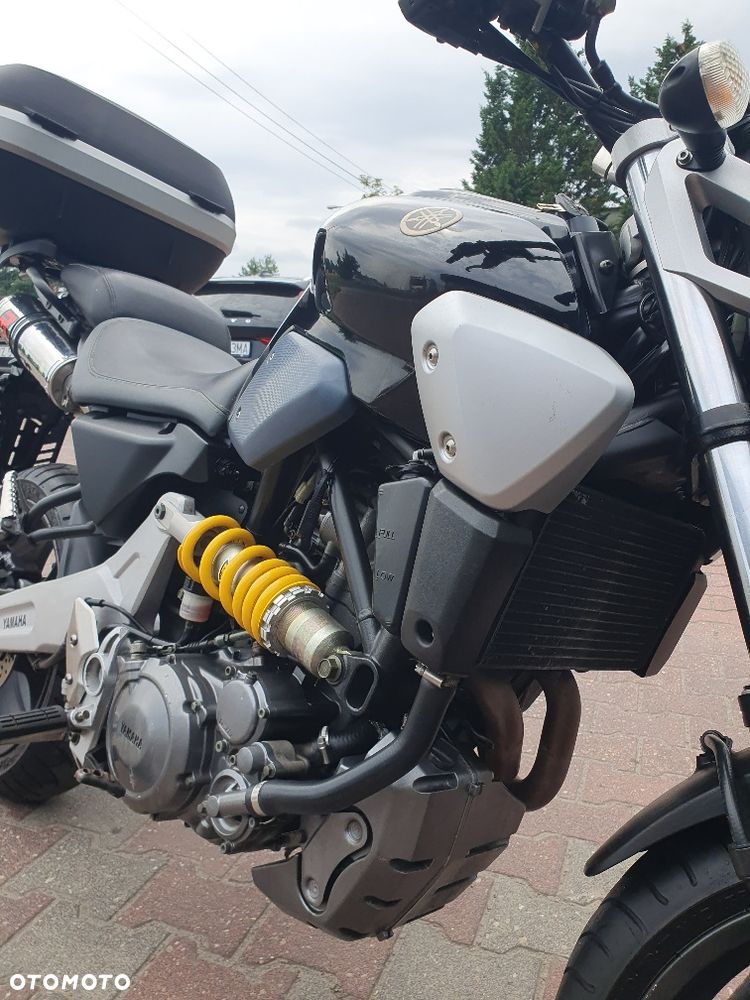 Yamaha MT - 24