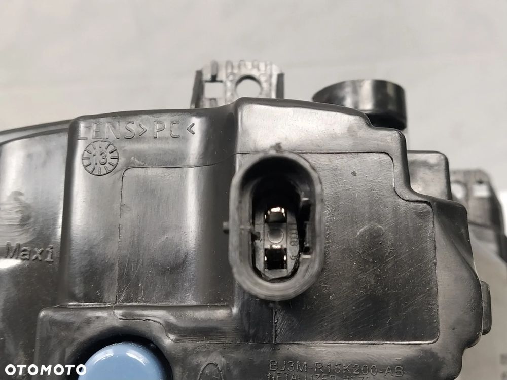 RANGE ROVER EVOQUE L538 HALOGEN PRZECIWMGIELNY LEWY PRAWY CZARNY ŚRODEK - 9