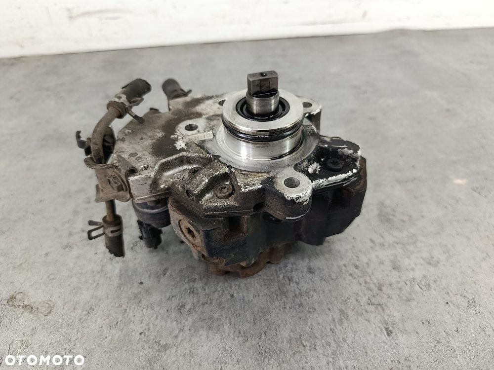 POMPA WTRYSKOWA TOYOTA YARIS VERSO 22100-33010 0445010047  BOSCH 1.4 D-4D - 2