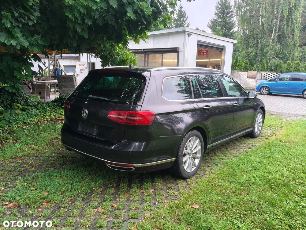 Volkswagen Passat - 9