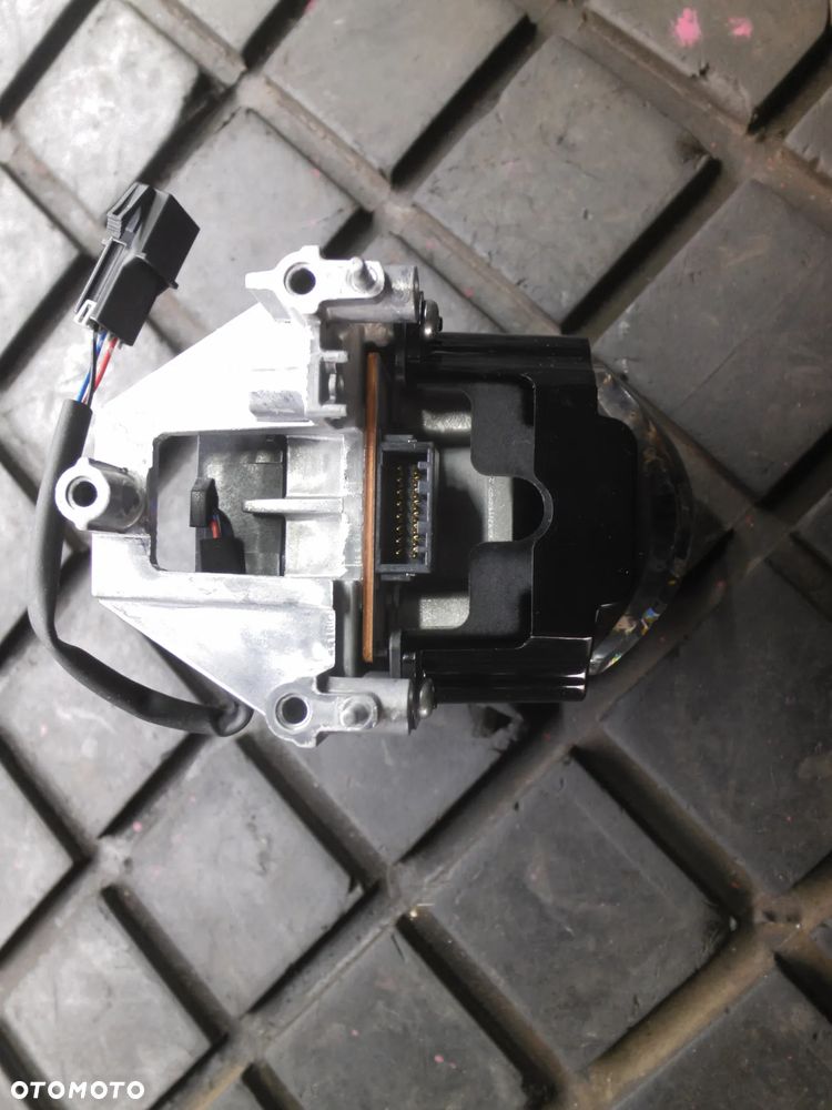 SOCZEWKA PROJEKTOR BI-LED PRAWY NOWY - 2