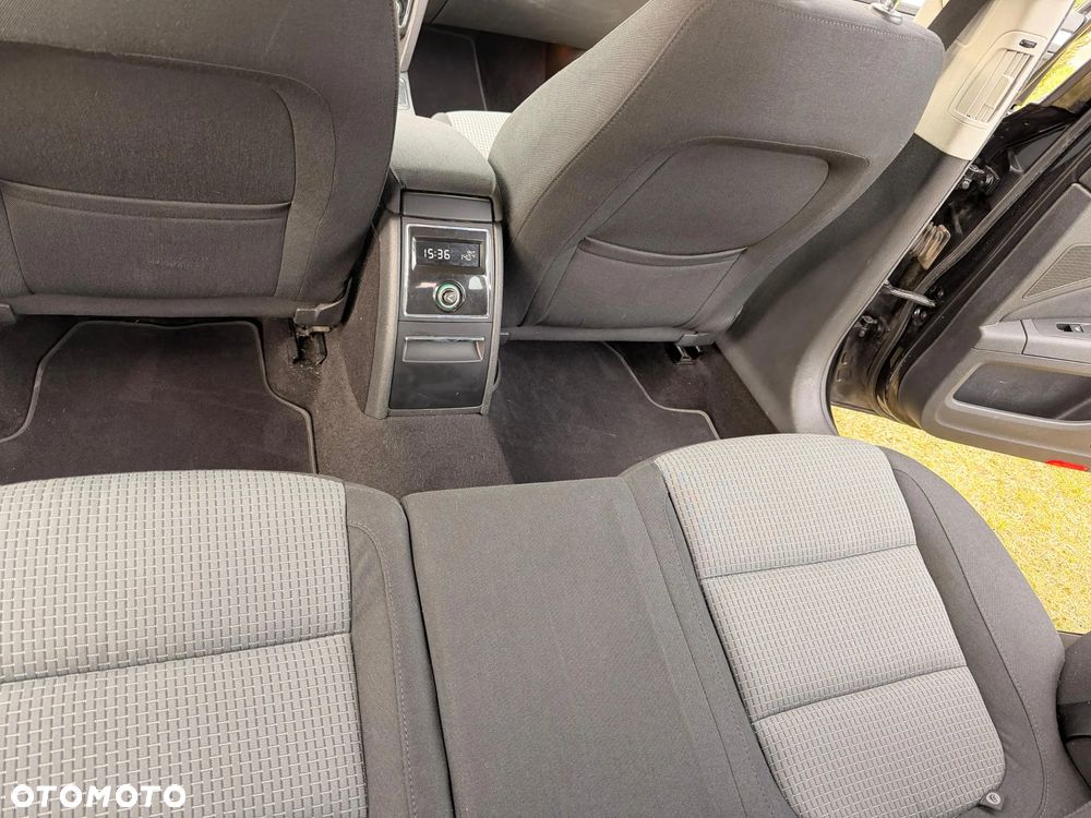 Skoda Superb 1.6 TDI GreenLine - 15