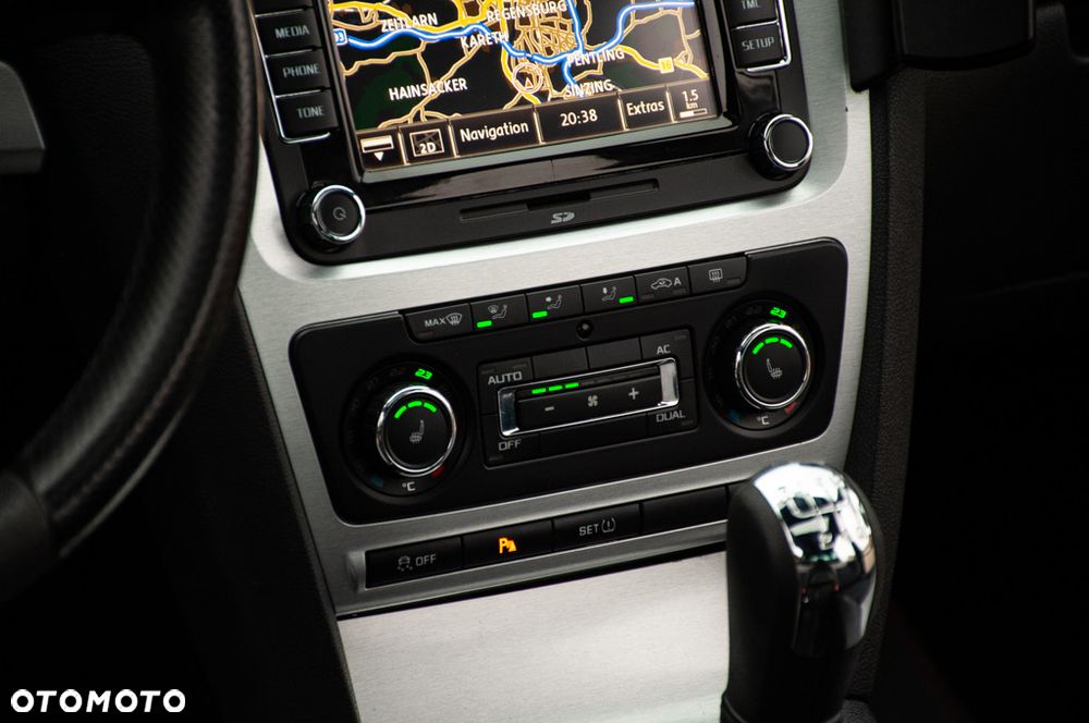 Skoda Octavia 2.0 TDI DPF RS - 38