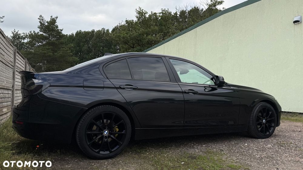 BMW Seria 3 - 32