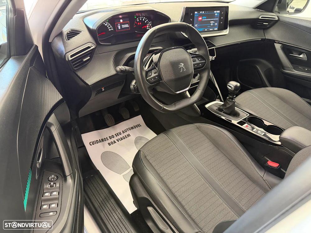 Peugeot 2008 1.2 PureTech Allure - 21