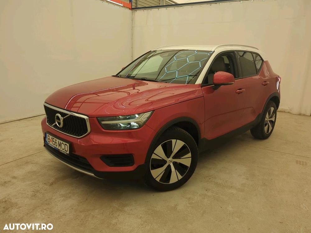Volvo XC 40 B4 AT8 AWD Mild Hybrid Momentum Pro - 2