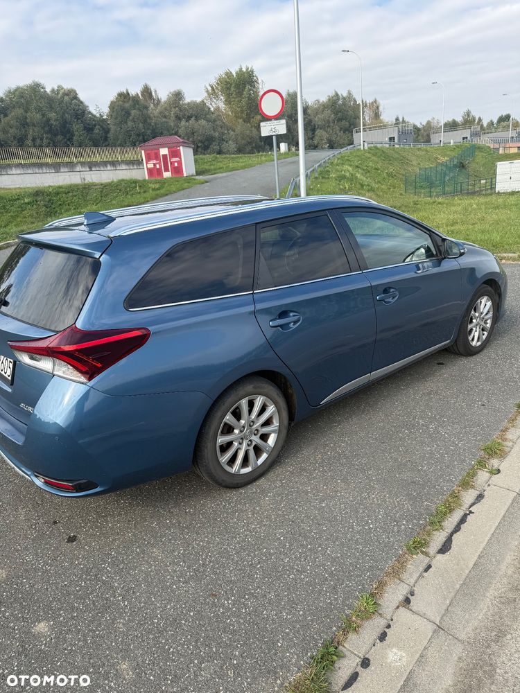 Toyota Auris - 2