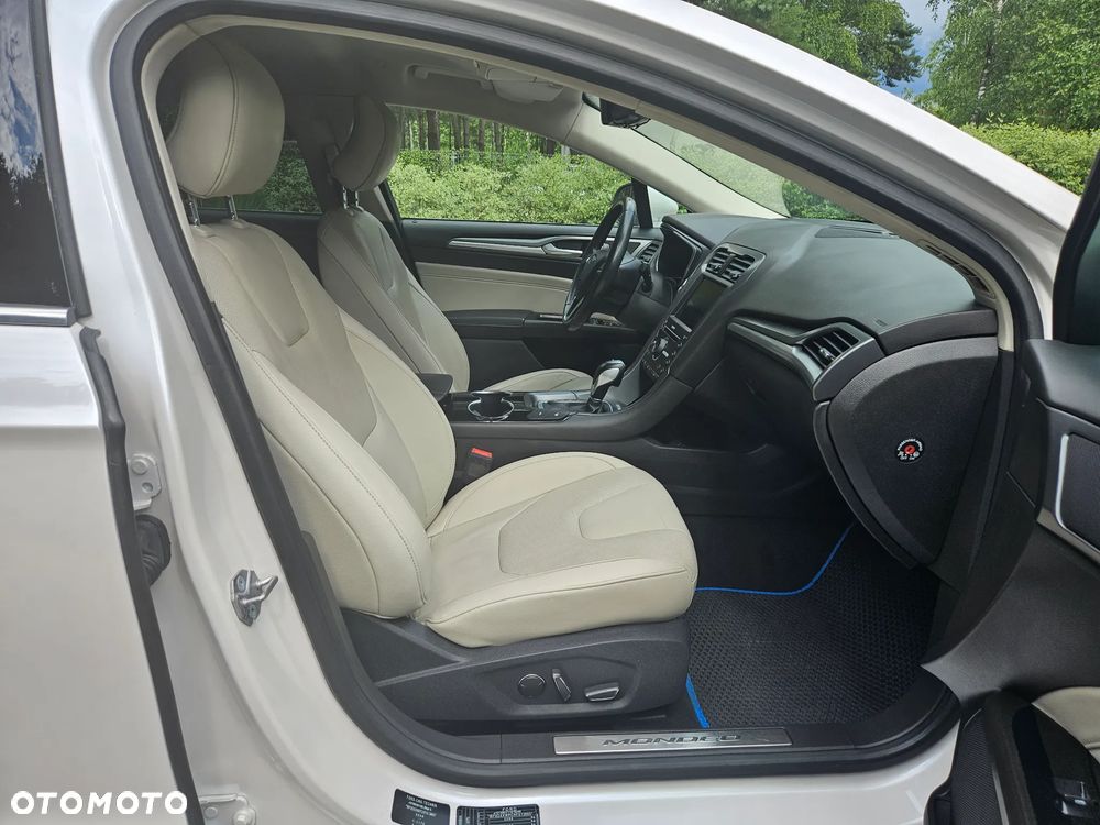 Ford Mondeo Vignale 2.0 Hybrid - 28