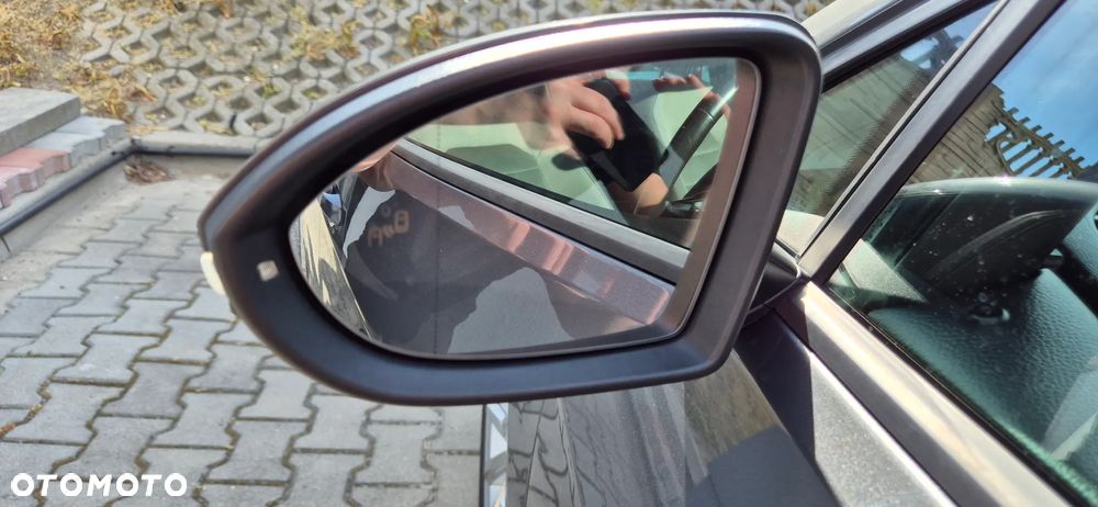 Volkswagen Golf 2.0 TDI (BlueMotion Technology) Highline - 19