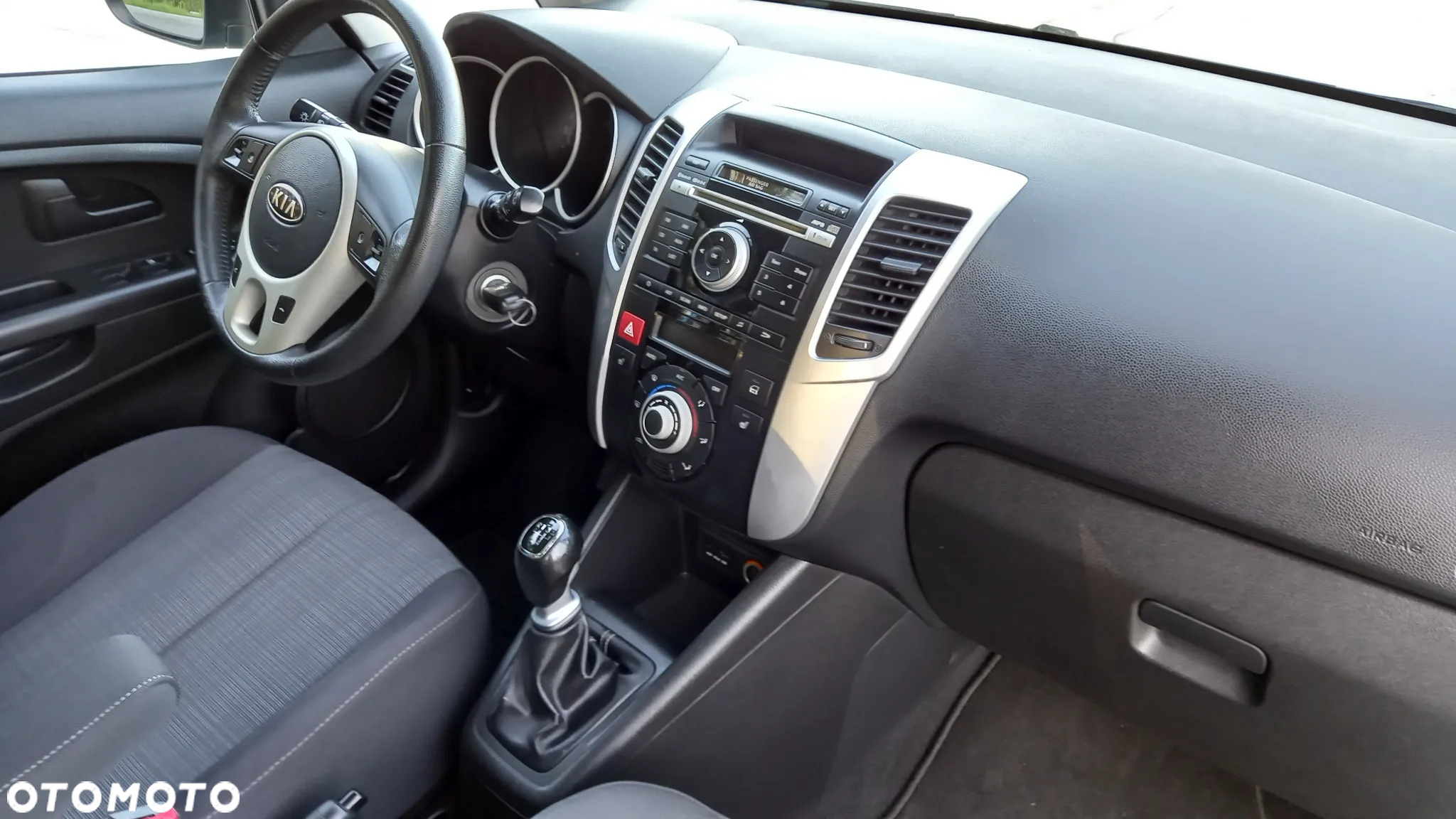 Kia Venga - 7