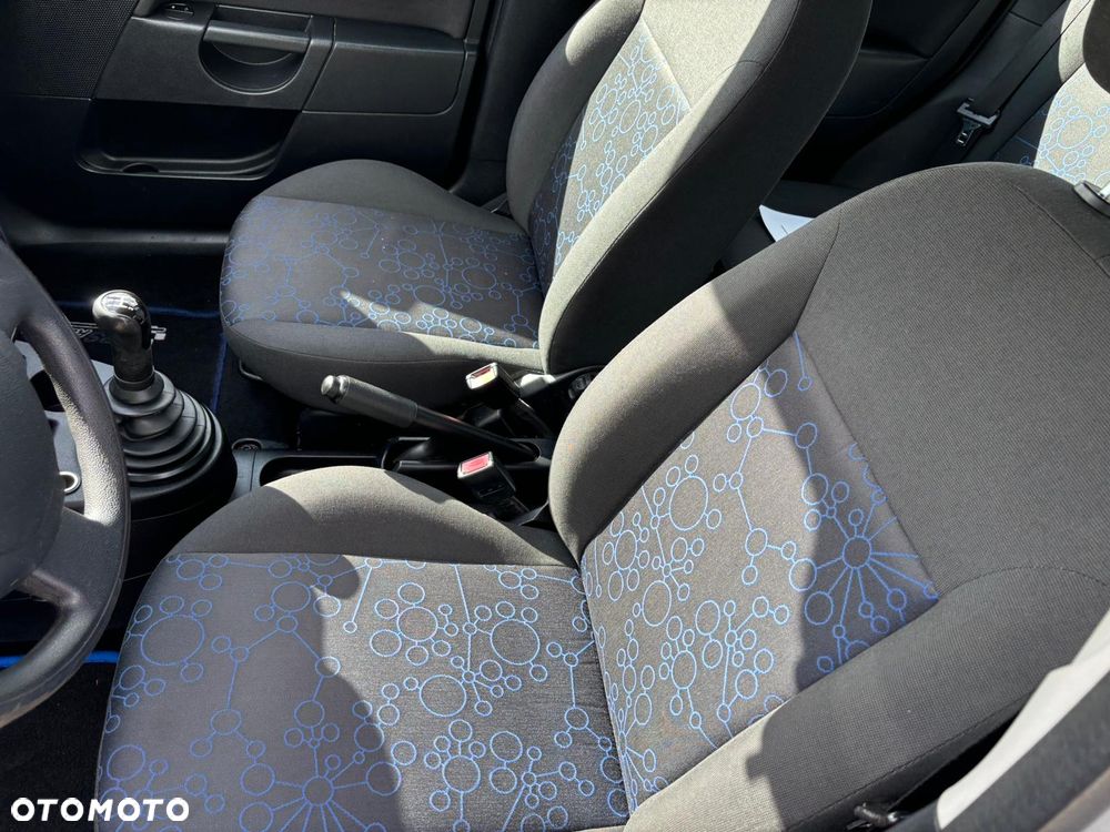 Ford Fiesta - 24
