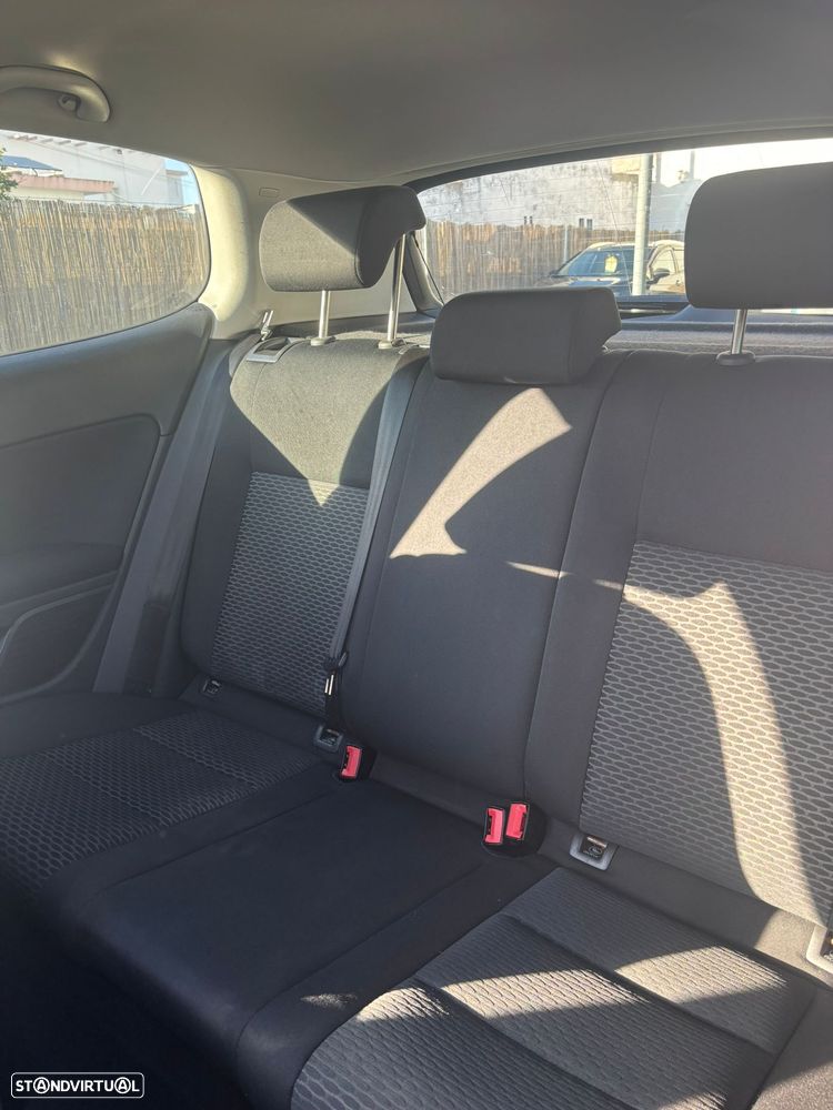 VW Golf 2.0 TDi DPF Comfortline - 19