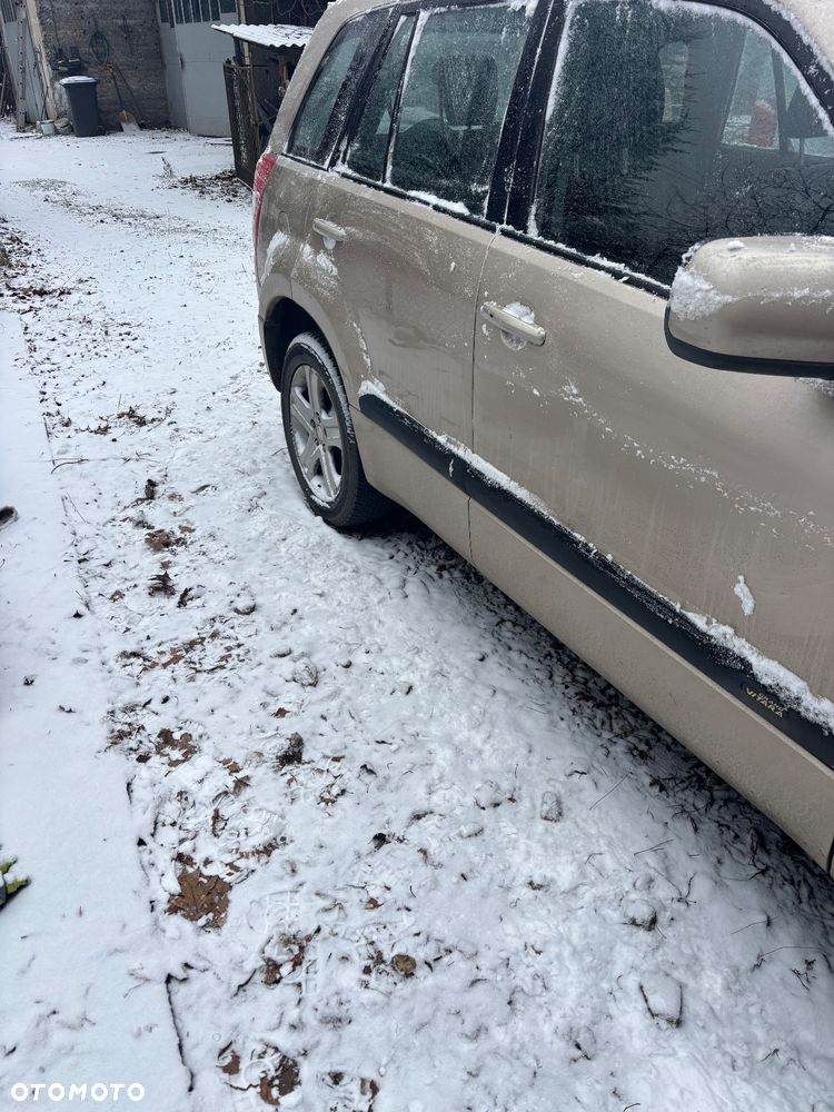 Suzuki Grand Vitara 1.9 DDiS - 4