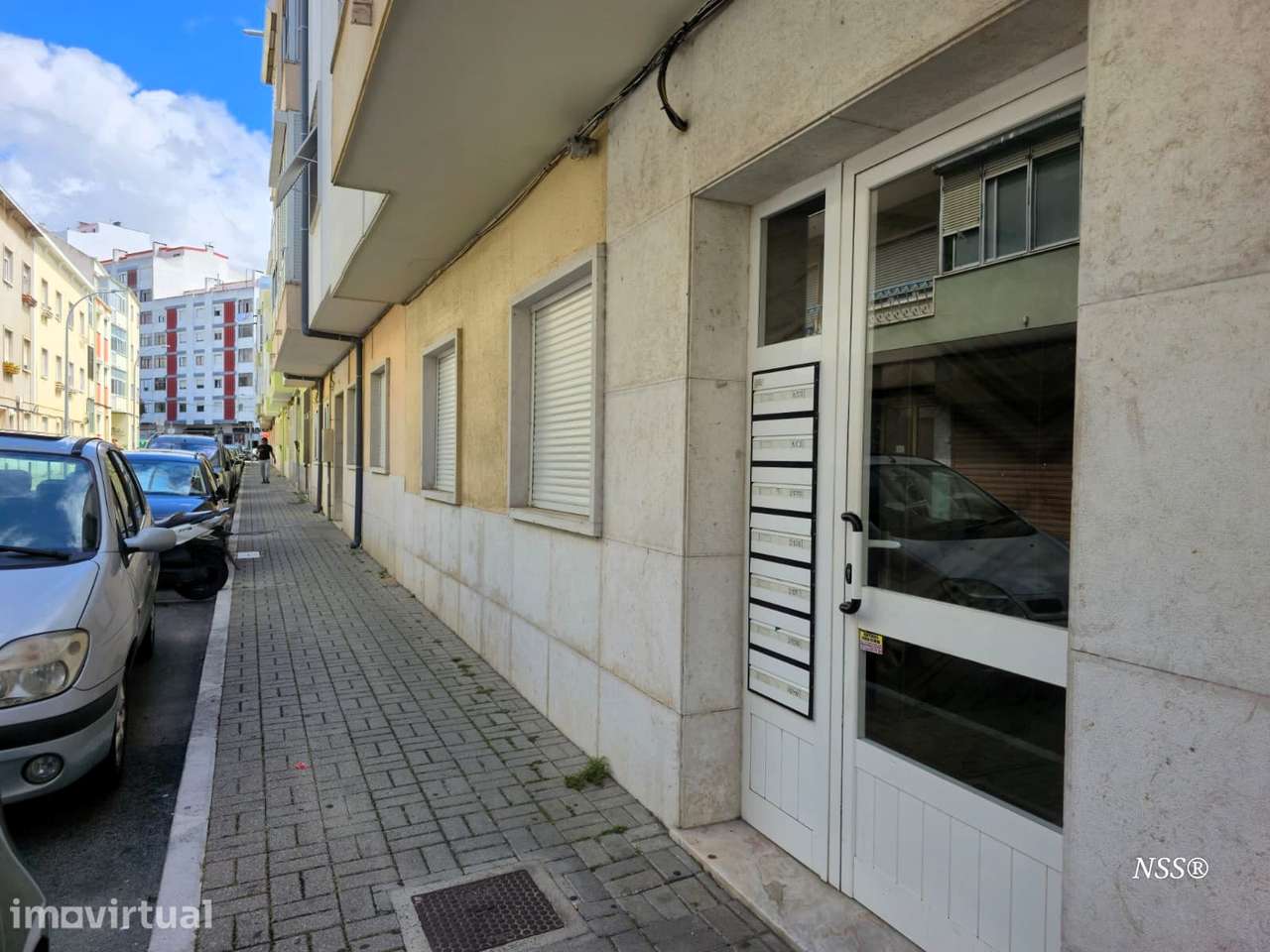 Apartamento T2 com quintal e anexo na Amadora - Grande imagem: 3/28