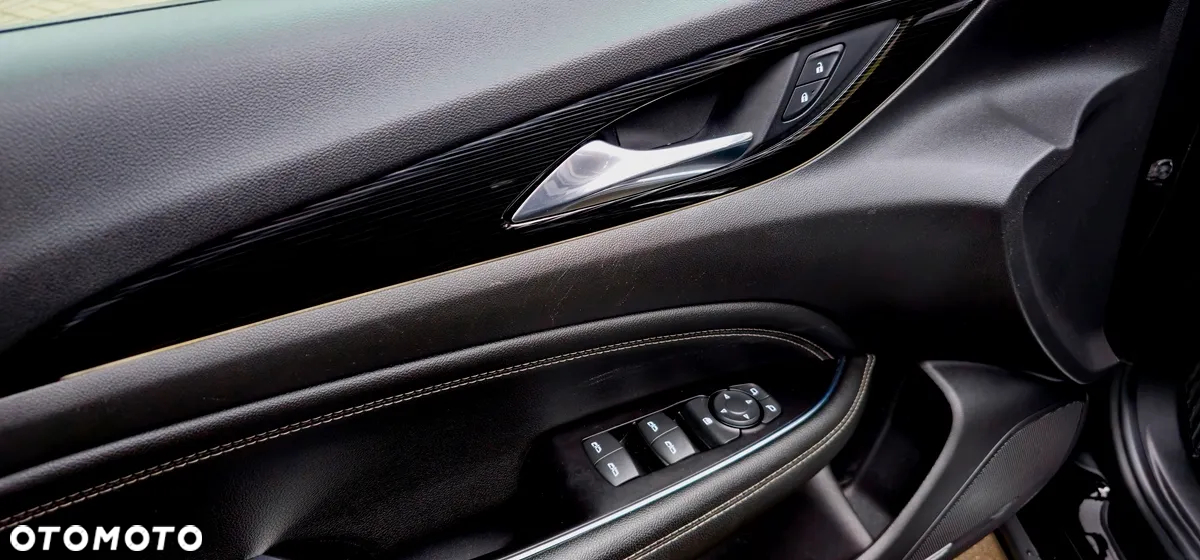 Opel Insignia - 21