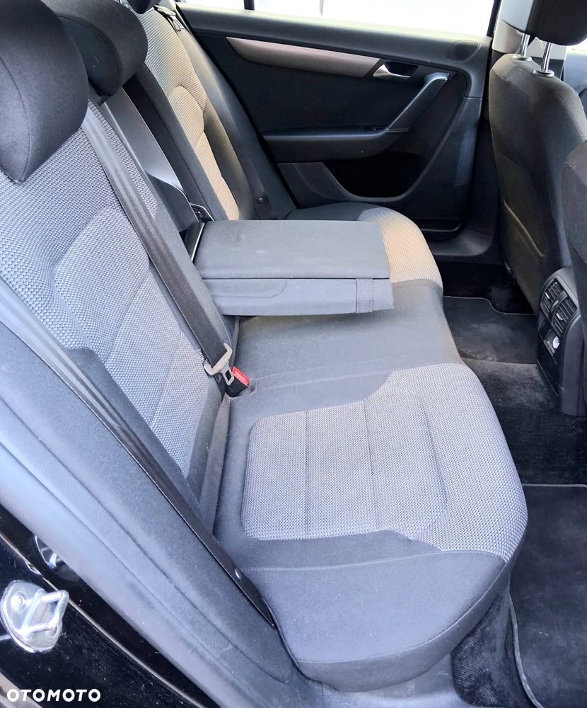 Volkswagen Passat 2.0 TSI Highline - 23