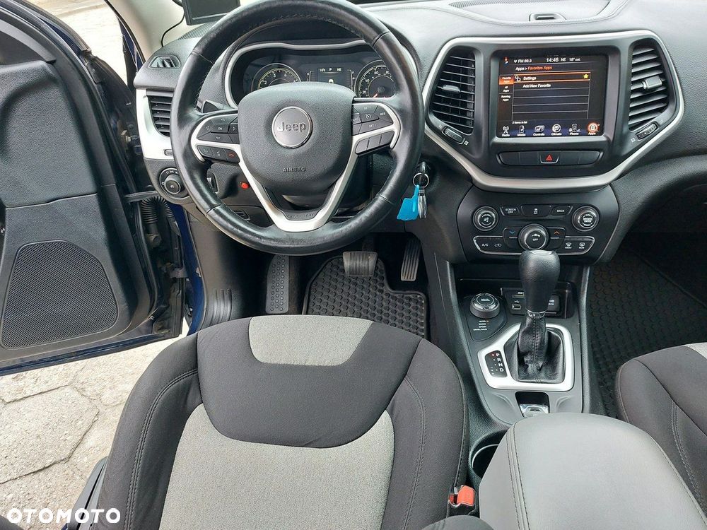 Jeep Cherokee - 28