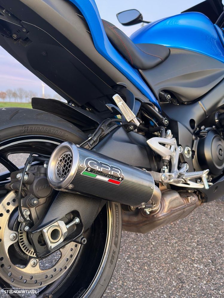 Suzuki GSX - 7